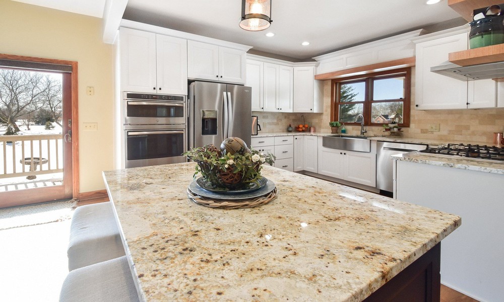 Choosing the Ideal Material for Long-Lasting Kitchen Countertops
